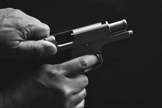 Вооружённый мужчина открыл стрельбу у Хасанского рынка