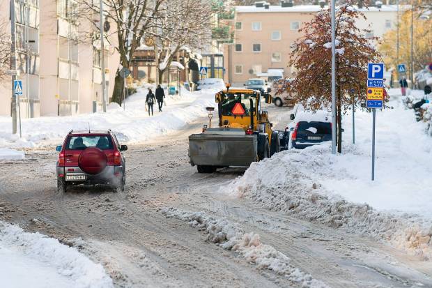 Уборка снега в Ярославле начнётся после часа пик