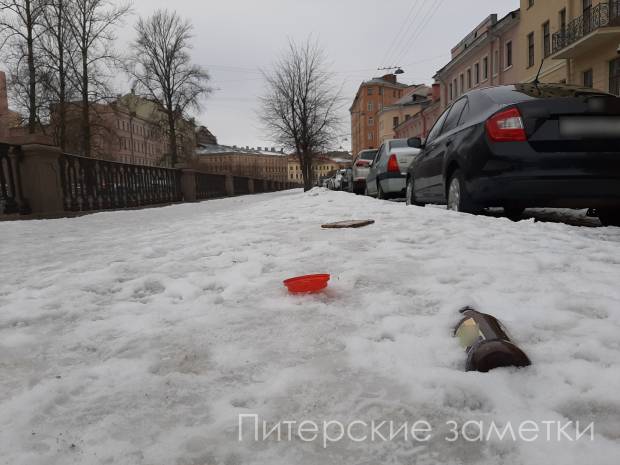 Количество жалоб на невывезенный мусор в Петербурге не уменьшается