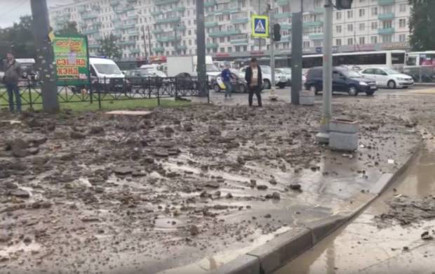 Смольный «растянет» ремонт дорог в Петербурге на 15 лет