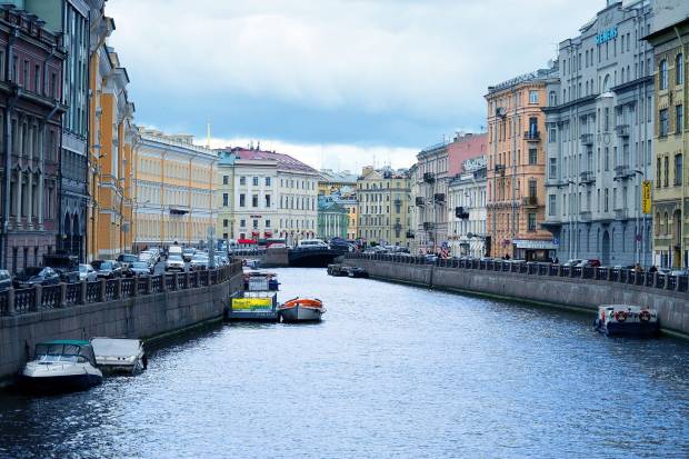 В Петербурге открылась навигация по рекам и каналам