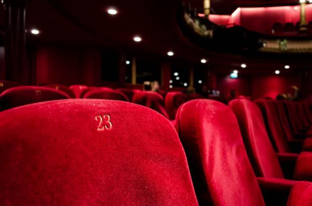 В Петербурге театр подал иск о собственном банкротстве