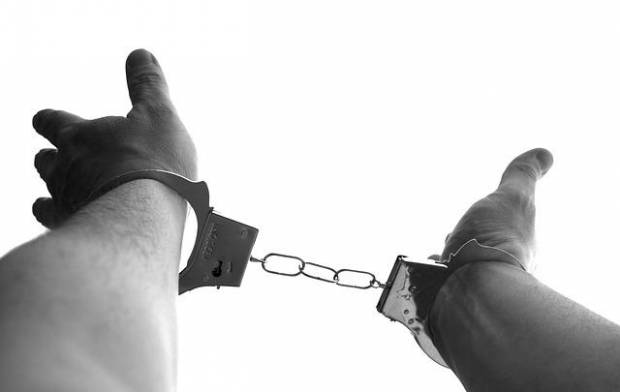 handcuffs-gd12c5f529_640