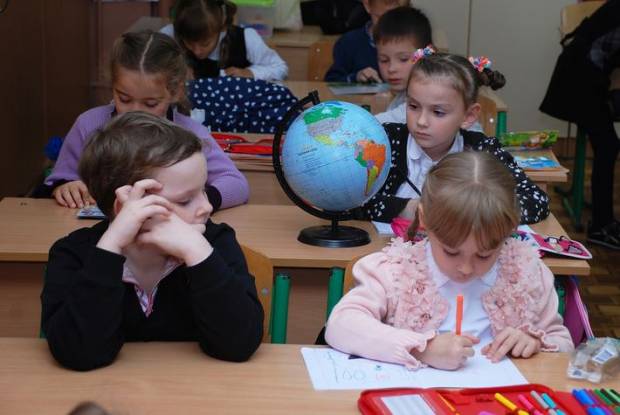 Детей в ярославской школе отправляют на обязательную отработку во время каникул