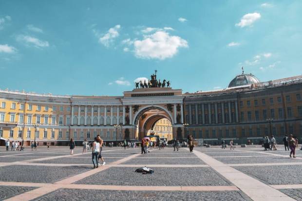 Поток туристов в Петербург в I полугодии 2022 года вырос на 32,7%