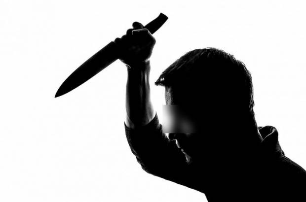 В Колпино пациент больницы набросился с ножом на соседей по палате