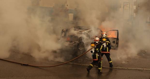 В Саранске на ул. Энгельса при столкновении загорелись два автомобиля