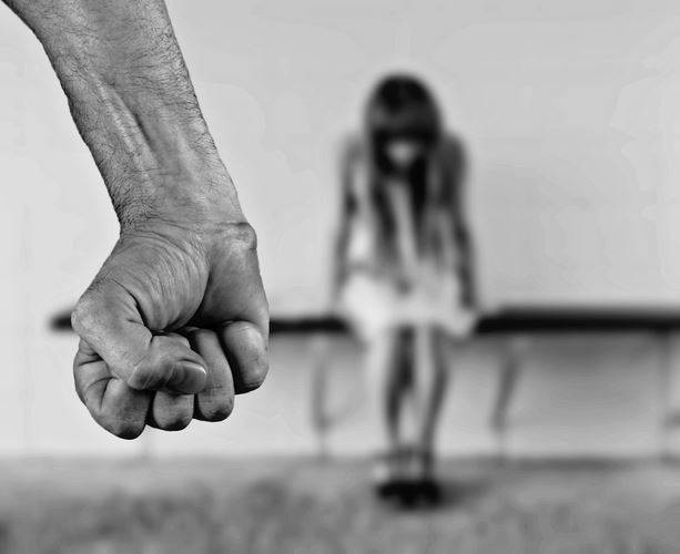 Во Владикавказе женщину задержали за жестокое обращение с ребёнком