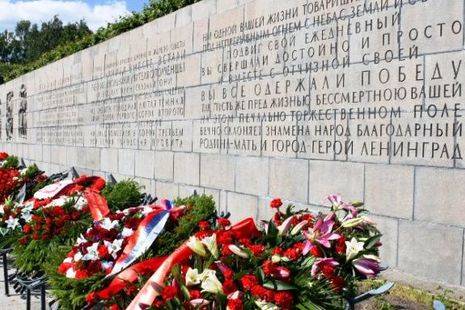 Налепить «горбатого»: Беглов подкрепил свою речь в День памяти жертв блокады Ленинграда снимками из Википедии