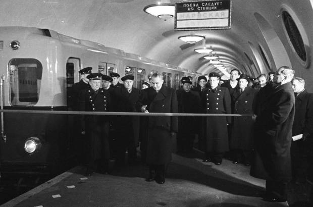 67 лет назад в Петербурге открыли метро. Его стройка продолжается и сейчас, но  темпы не радуют