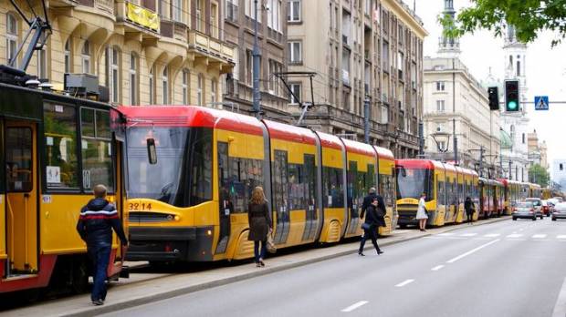 Троллейбусы и трамваи изменили маршрут из-за повреждения сети на проспекте Науки