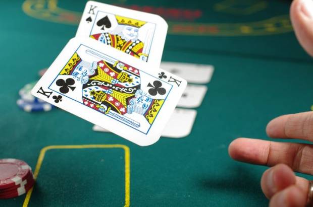«WP»: Бизнесмен Ахметов признался, что заработал первый капитал игрой в карты
