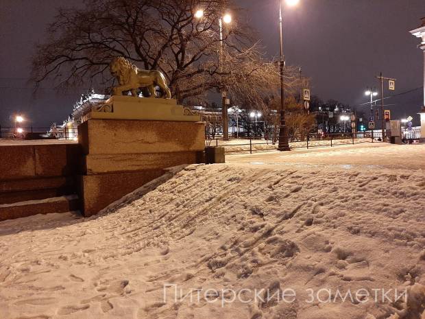 Снег будет идти постоянно. Петербург готовится к новой волне «снежного коллапса»
