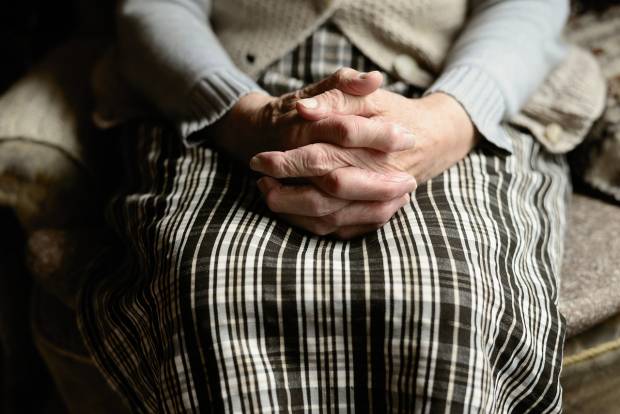 В Липецке 56летняя женщина жила в неотапливаемом доме и может потерять ноги