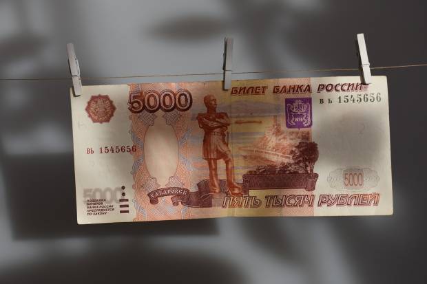 За год в Новгородской области обнаружили 149 поддельных банкнот