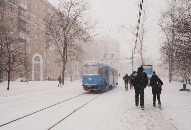 «Автобусные войны»: очередная маршрутка на встречной полосе  попала на видео в Петрозаводске