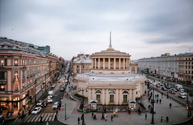В День защитника Отечества на фасадах зданий в Петербурге появятся световые проекции