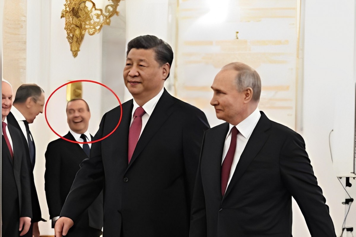 Станислав Садальский о фото Медведева со встречи Владимира Путина и Си Цзиньпина Войдёт в историю