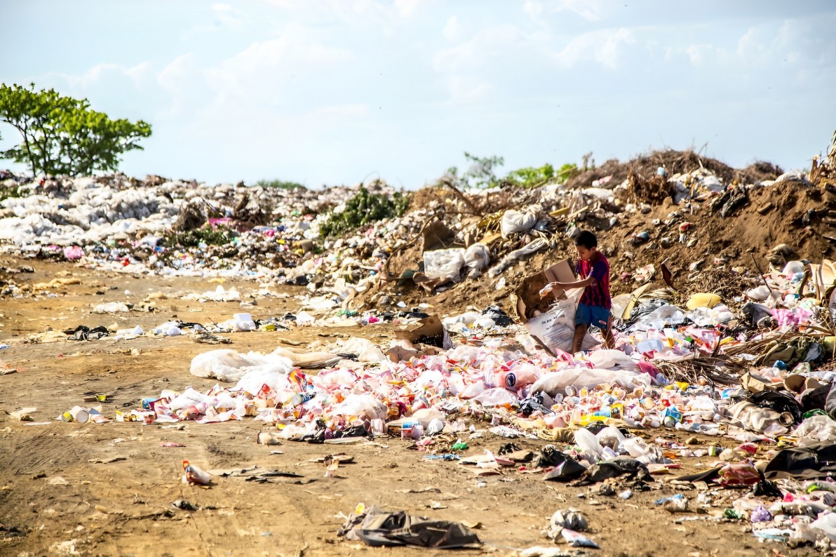 Ужасающие пластигломераты: пластиковые скалы на острове в Атлантике