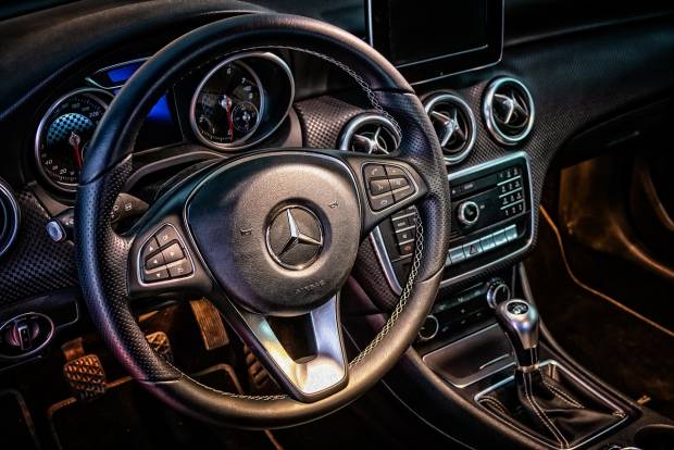 Новый MercedesAMG SL претерпел изменения по программе Manufaktur