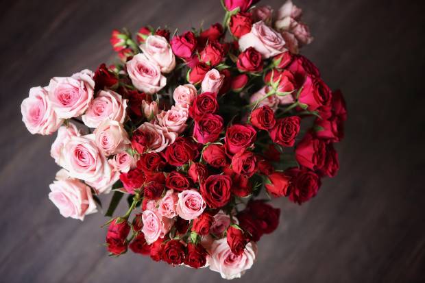 Джиган сообщил что подарил супруге Оксане Самойловой букет из 500 роз