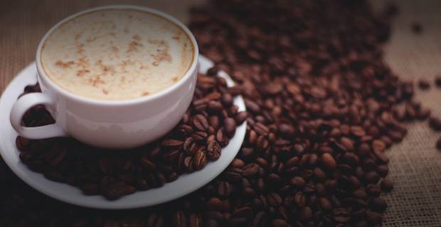 В Великобритании 55летний врач целый год готовил пациентке кофе со своей спермой