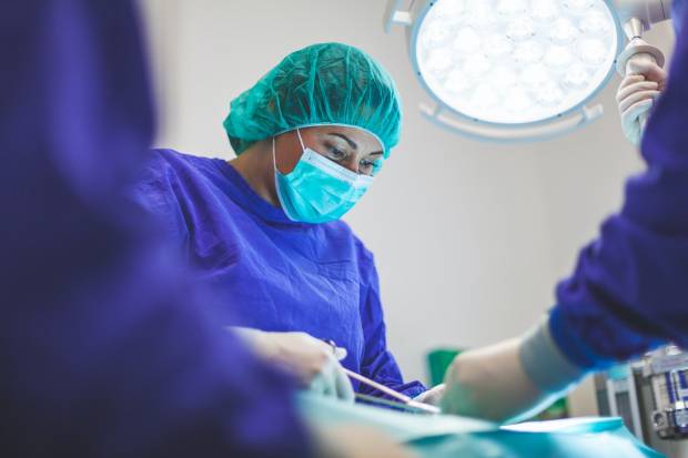 В больнице Ставрополя провели операцию по протезированию позвоночника
