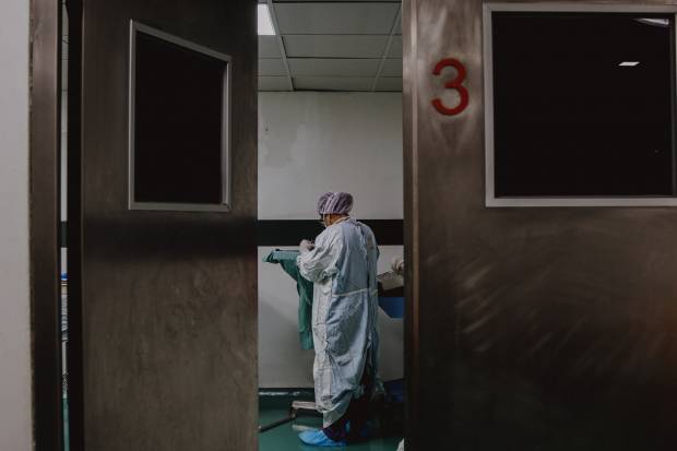 В Херсонской области специалисты центра медицины катастроф в день проводят до десяти операций