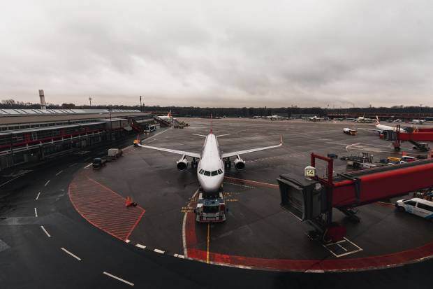 Пилот сообщил о контроле ангаров в аэропорту вылета борта Пригожина