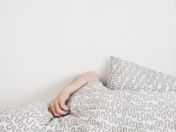 Эксперты определили идеальную температуру для улучшения сна и снижения риска инсульта