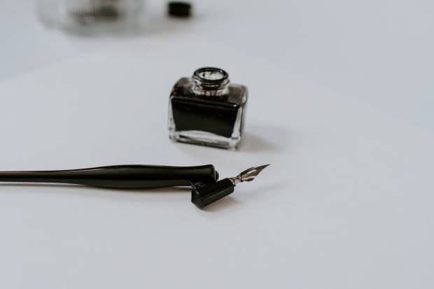 Японская компания разработала самую черную гелевую ручку в мире