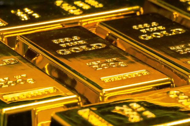 Зачем Россия наращивает золотые резервы объяснил экономист Михаил Хачатурян